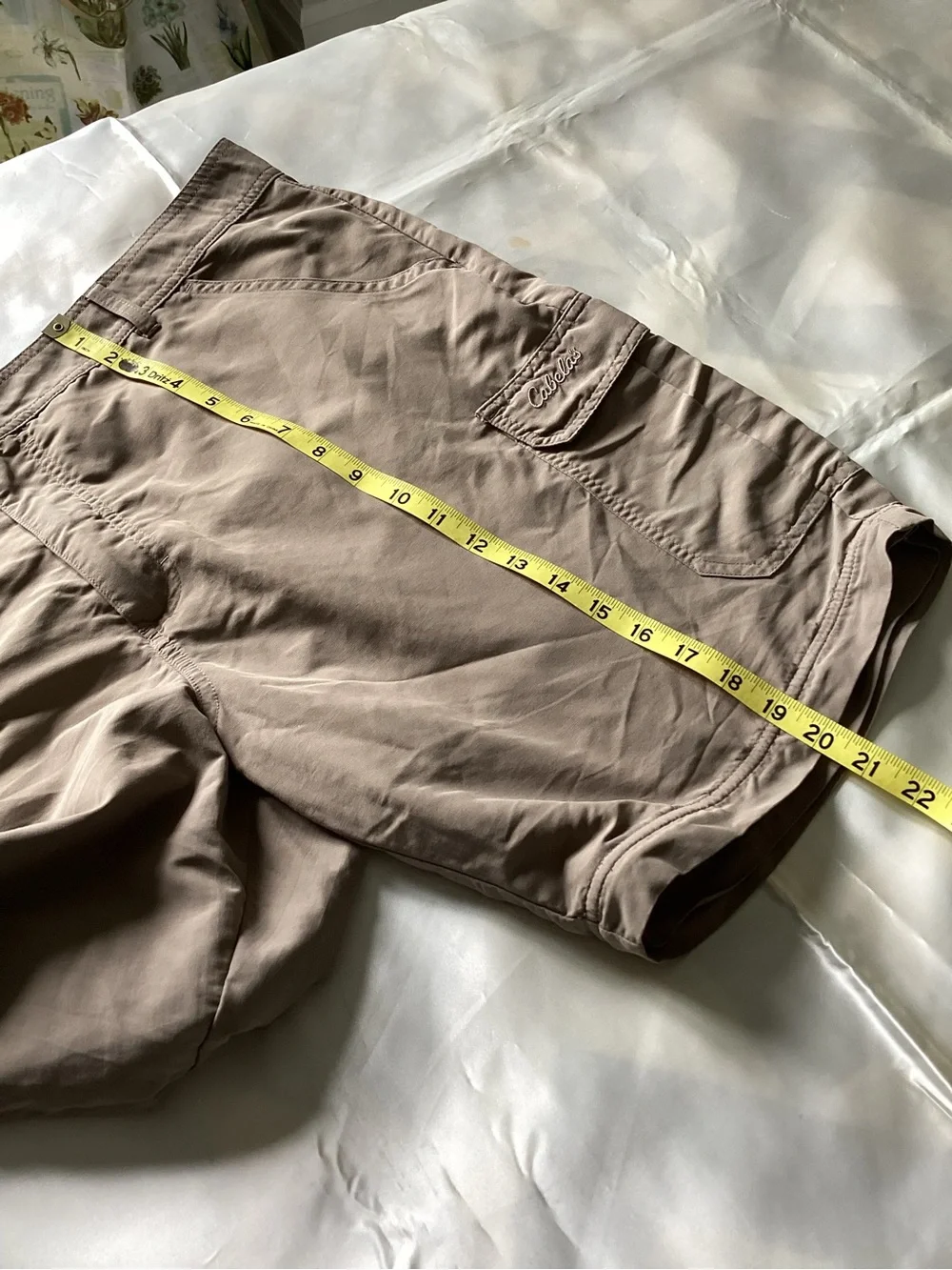 Men’s‎ Cabela’s tan cargo shorts 40x30
